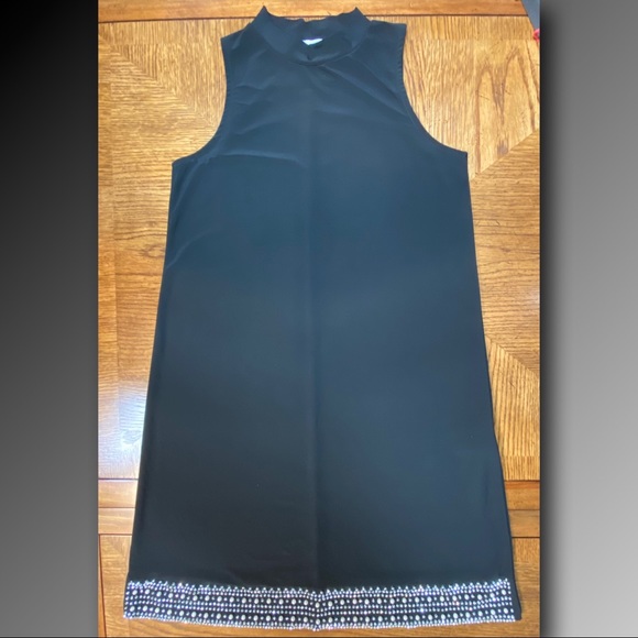 Annalee & Hope Embellished Hemline Sleeveless Black Dress
Size XS - Picture 3 of 15